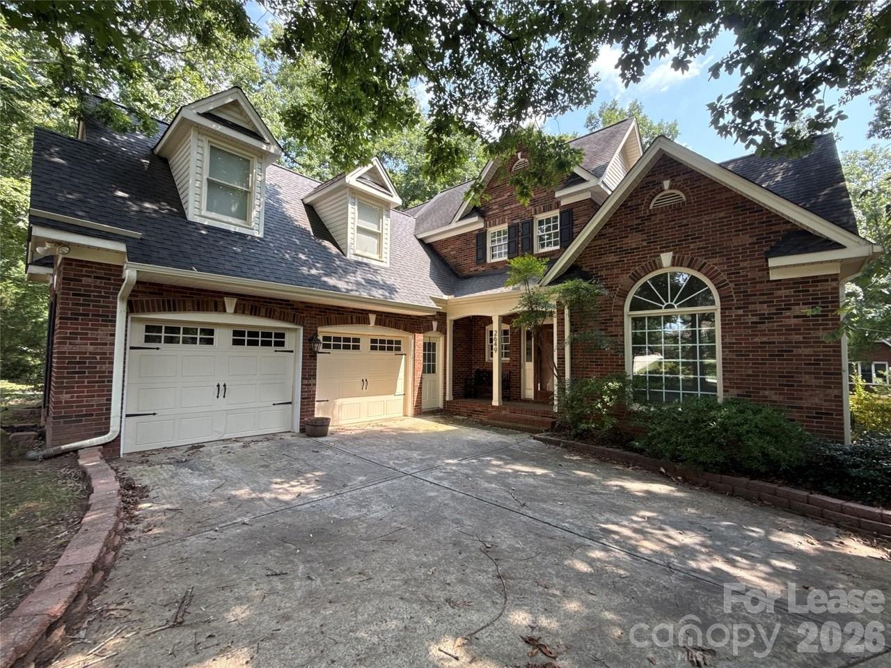 2649 Willowbrook Dr - Photo 2 of 26