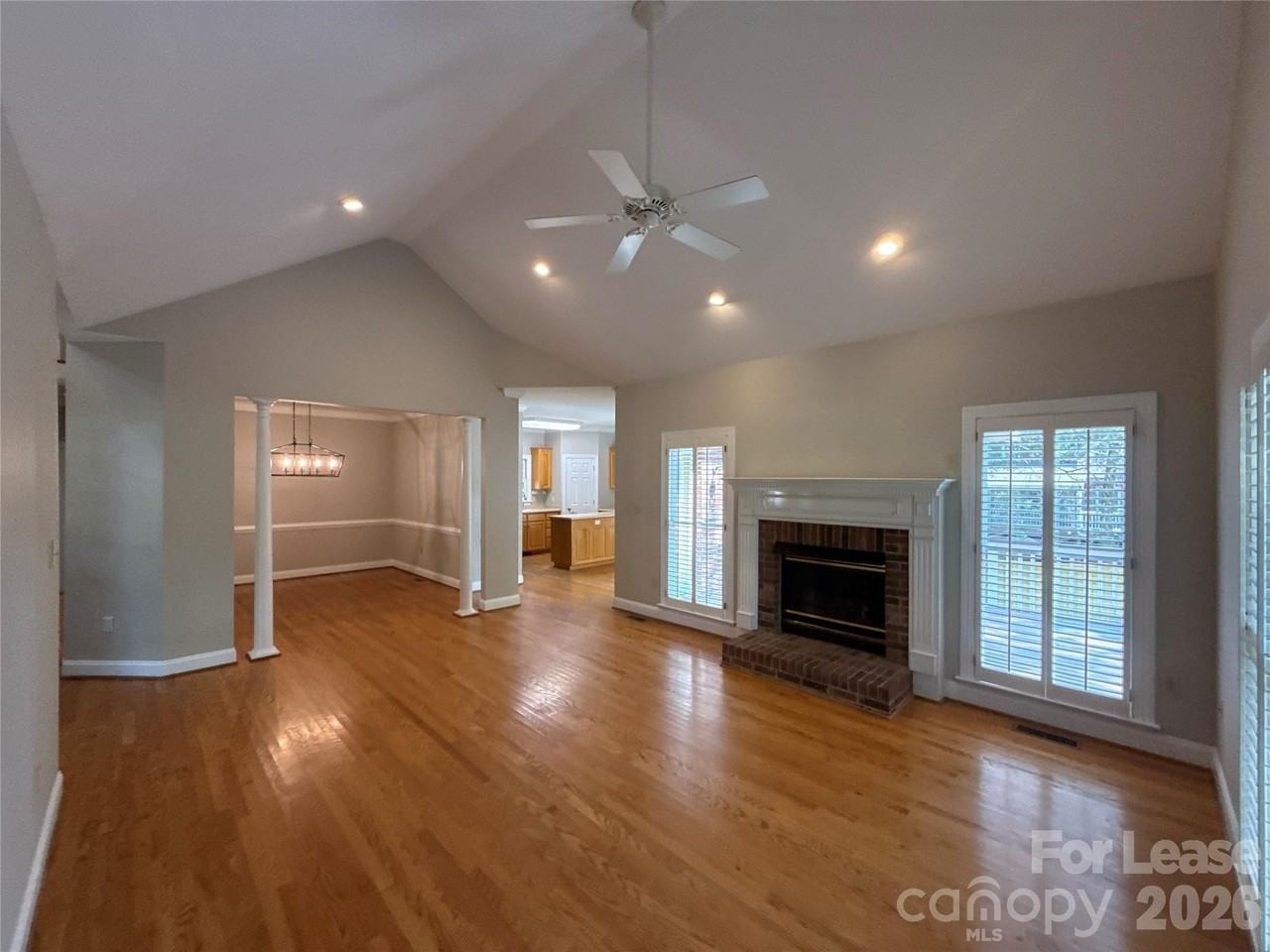 2649 Willowbrook Dr - Photo 3 of 26