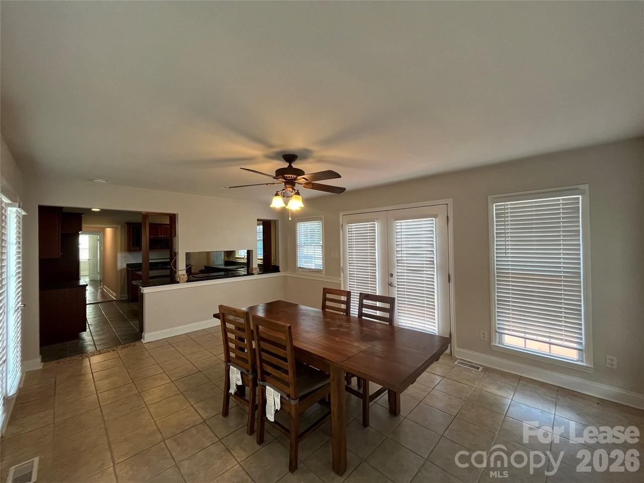 1120 Hensley Rd W - Photo 6 of 18