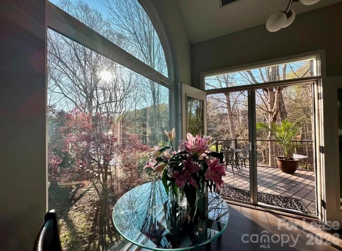 519 Delburg St - Photo 4 of 25