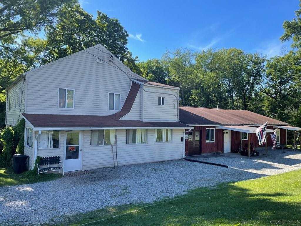 438 Belmont St - Photo 2 of 15