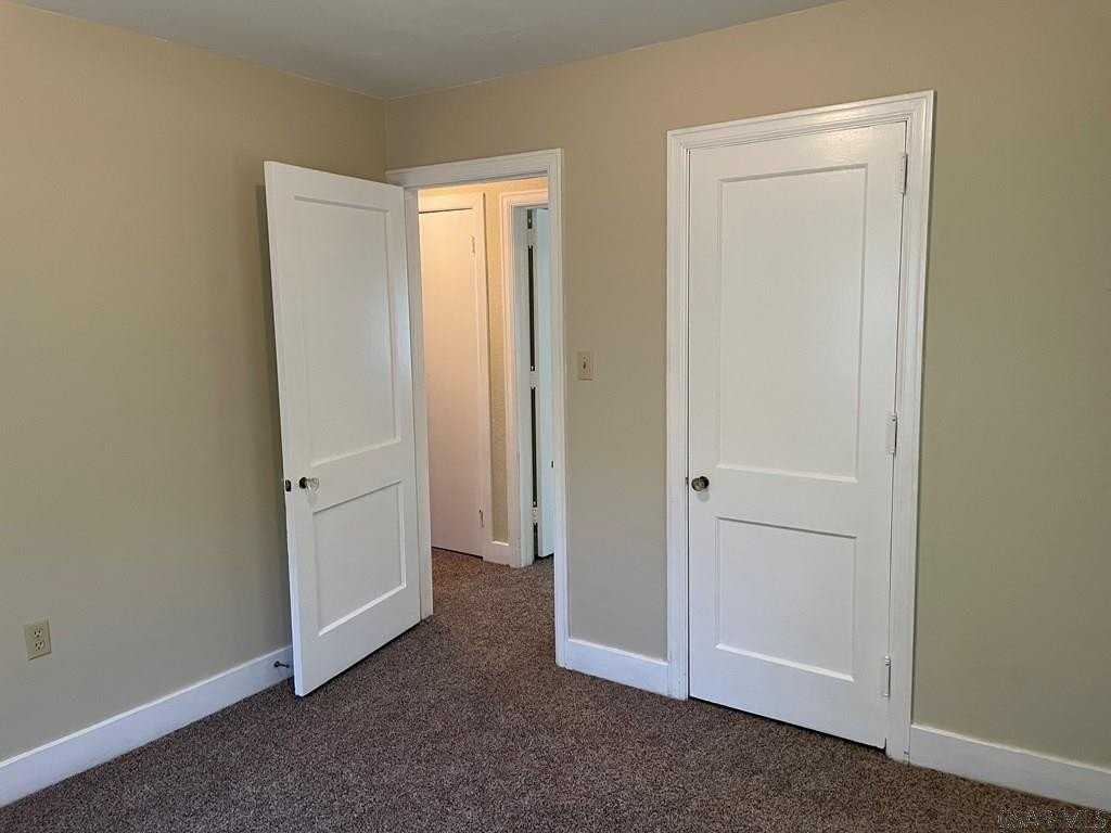 438 Belmont St - Photo 4 of 15