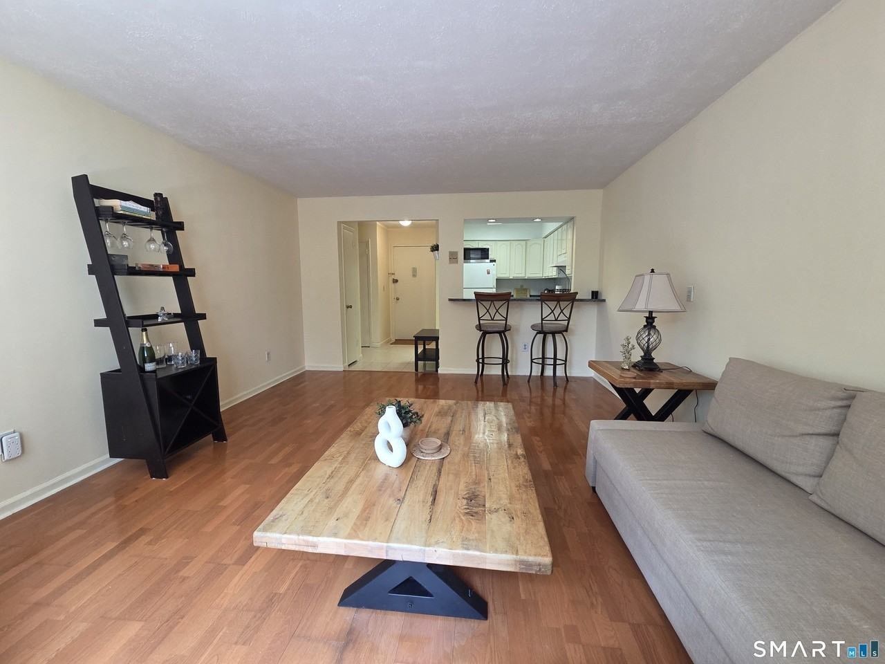 1525 E Putnam Ave #201 - Photo 5 of 15