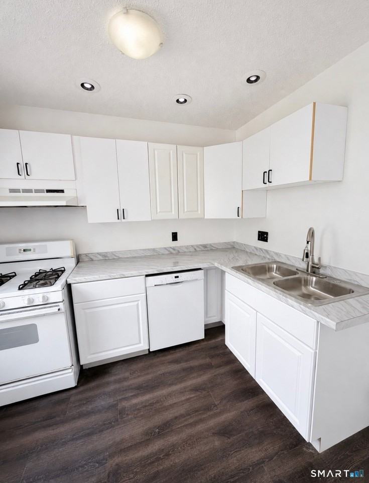 309 Terrace Ave #14 - Photo 3 of 23