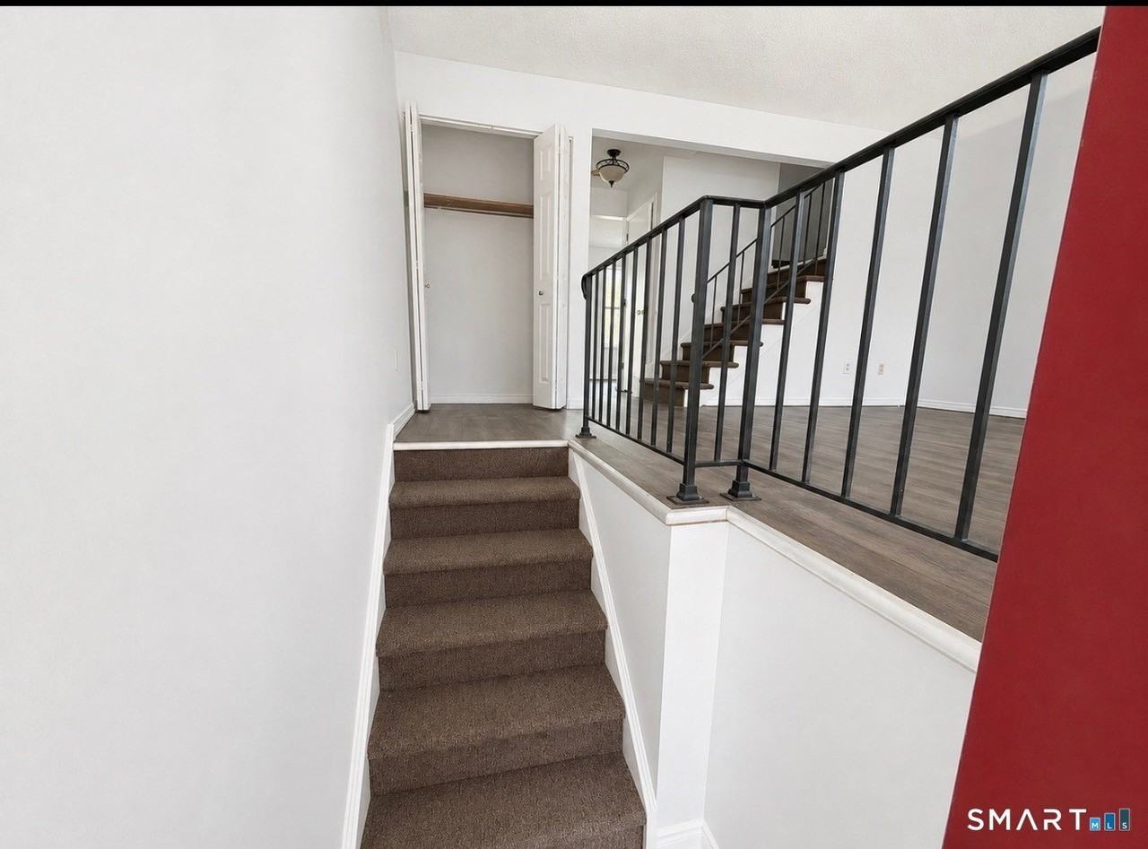 309 Terrace Ave #14 - Photo 5 of 23