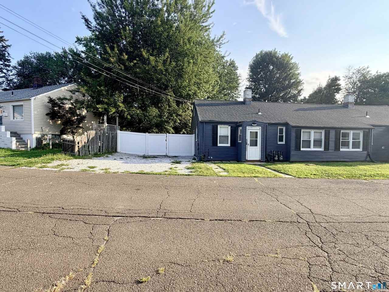 68 Alexander Dr - Photo 2 of 23