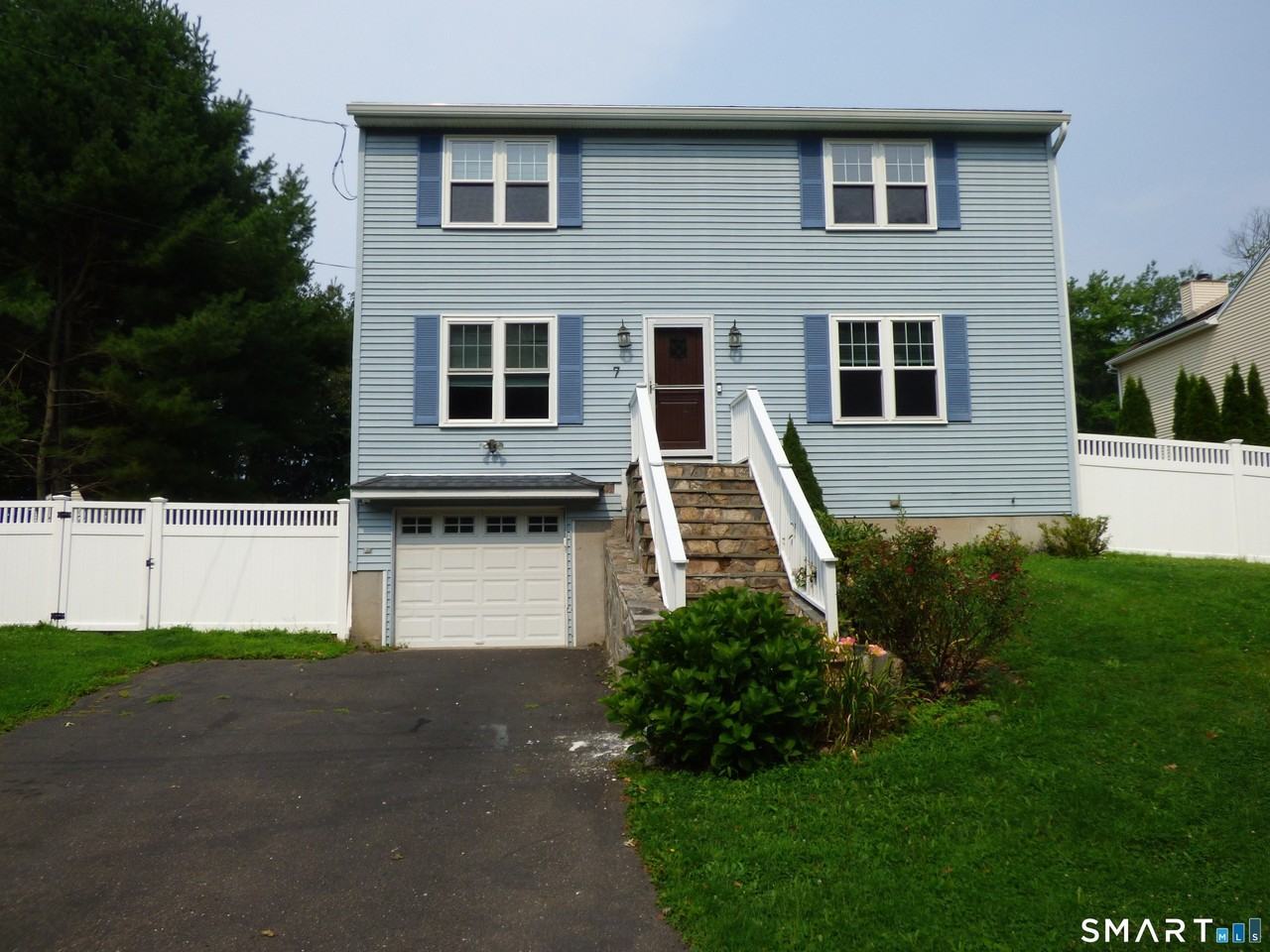 7 Ridge Ln - Photo 2 of 26