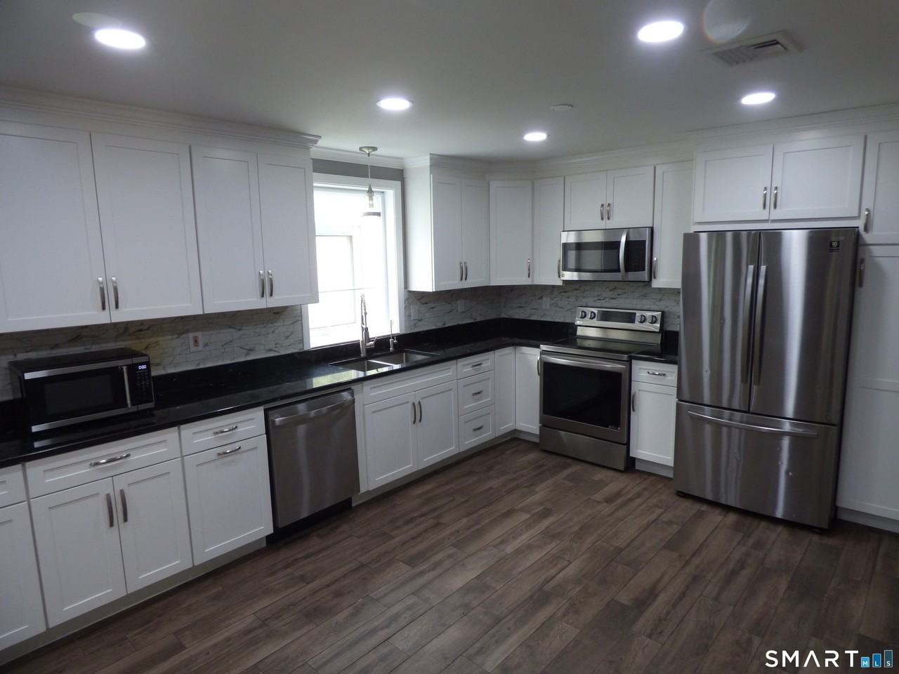 7 Ridge Ln - Photo 7 of 26