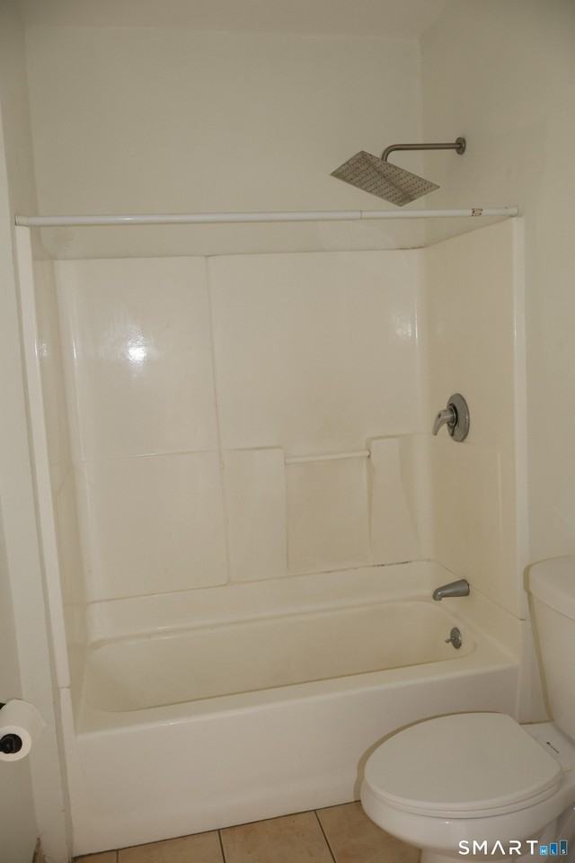3739 Elliott St #2R - Photo 3 of 7