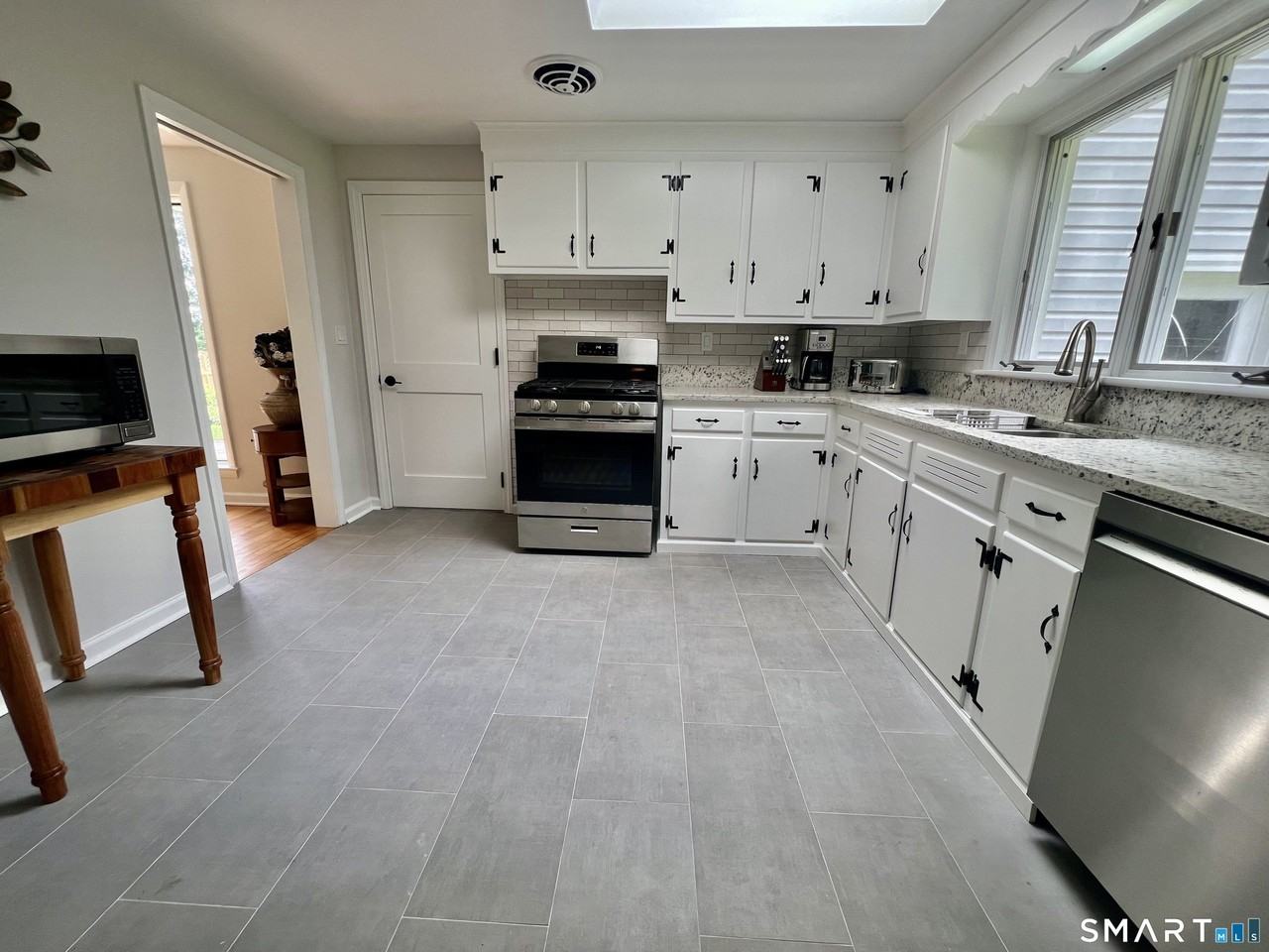 3 Bayview Ave - Photo 7 of 26