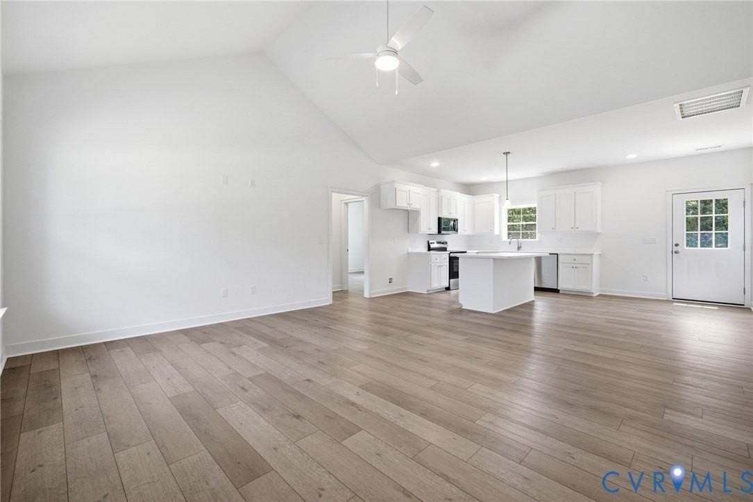 21161 Baileys Ln - Photo 5 of 22