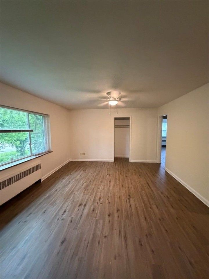 5039 Far Hills Ave - Photo 3 of 9