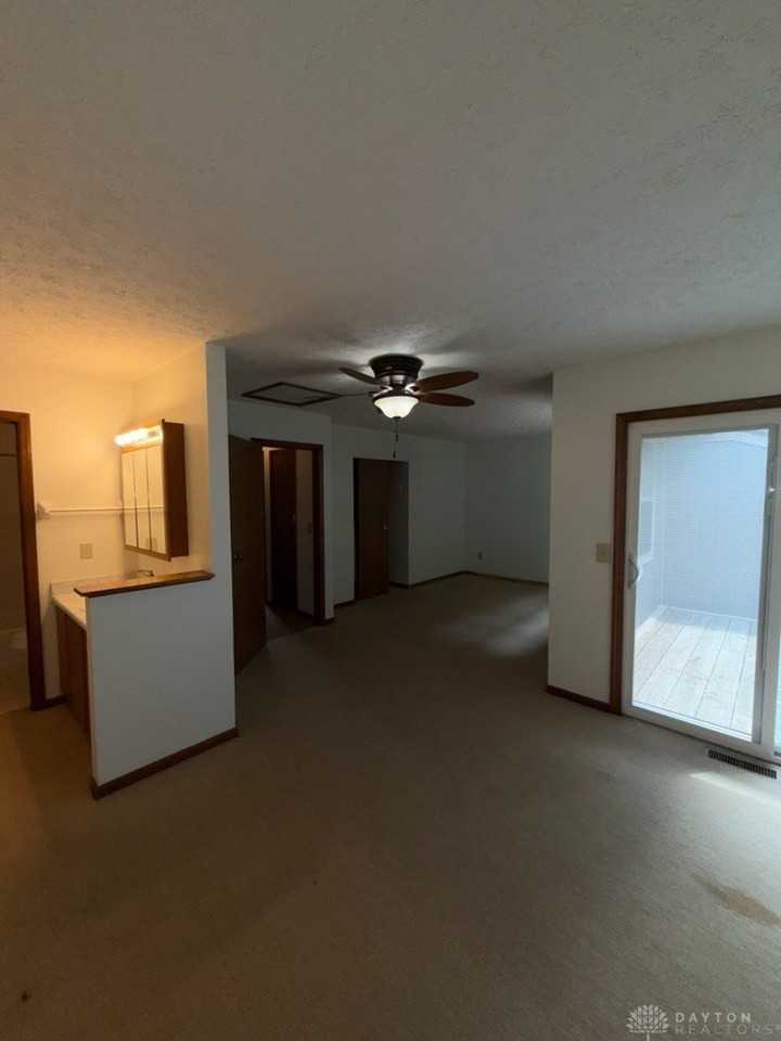 712 Hidden Valley Ct - Photo 5 of 16