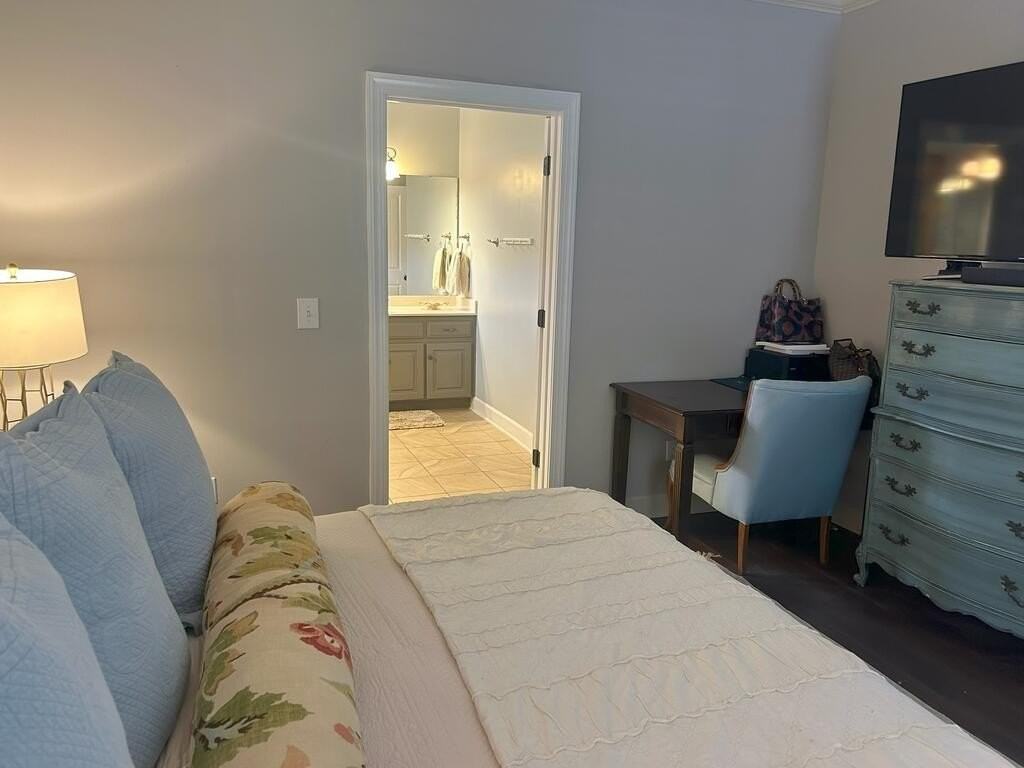 306 Redbud Cir - Photo 2 of 11