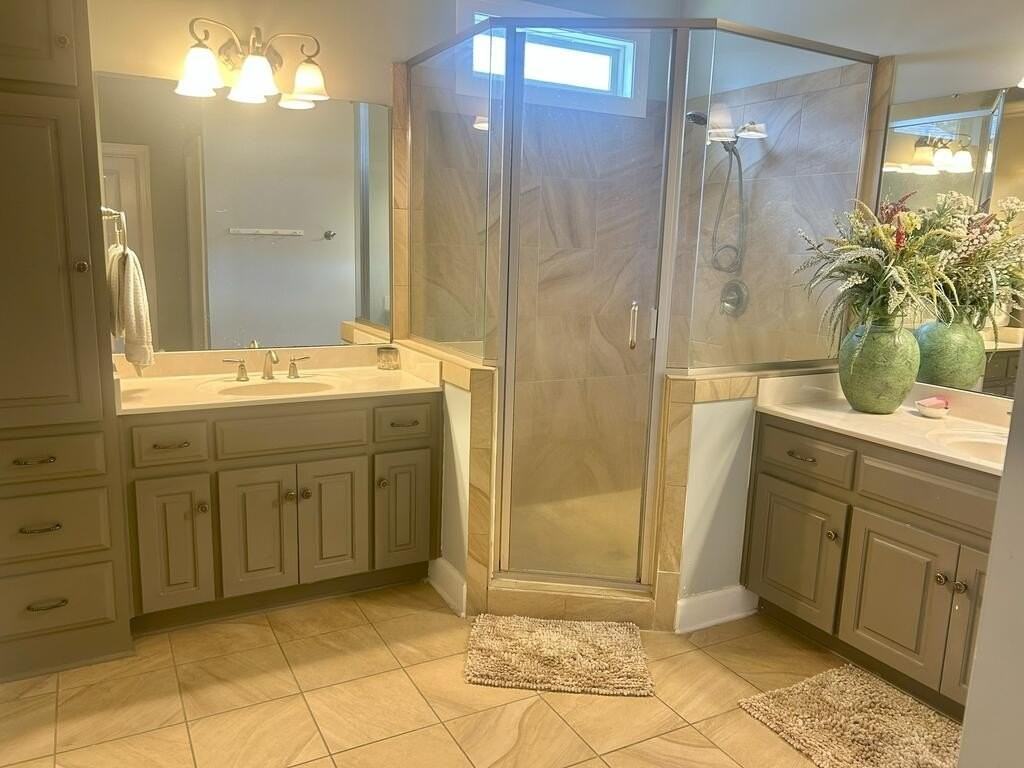 306 Redbud Cir - Photo 4 of 11