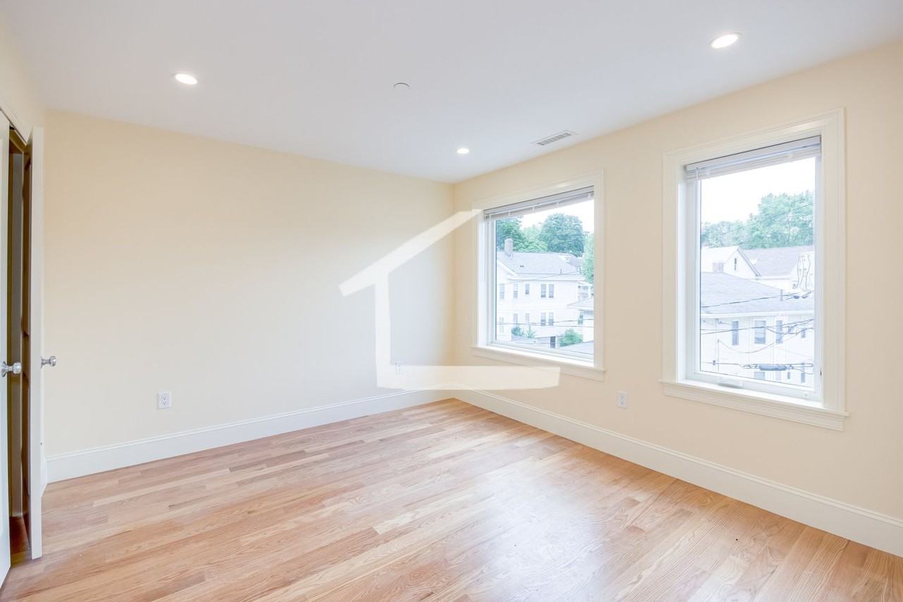 120 Tremont St - Photo 4 of 9