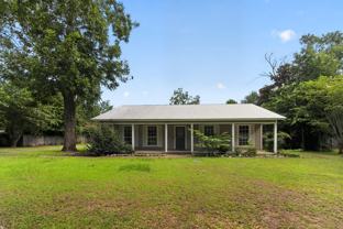 3017 Airport Rd - Photo 1 of 1
