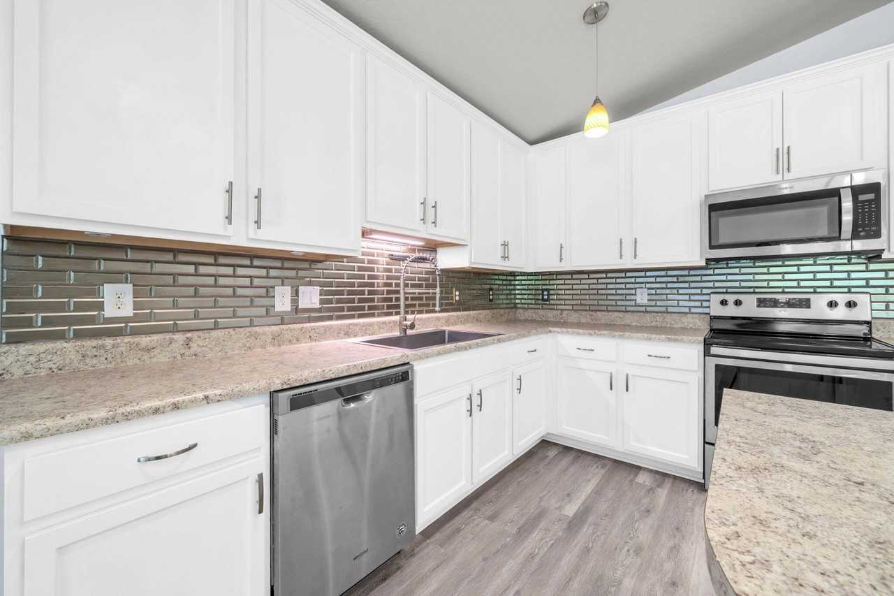 222 Marquis Way - Photo 4 of 37
