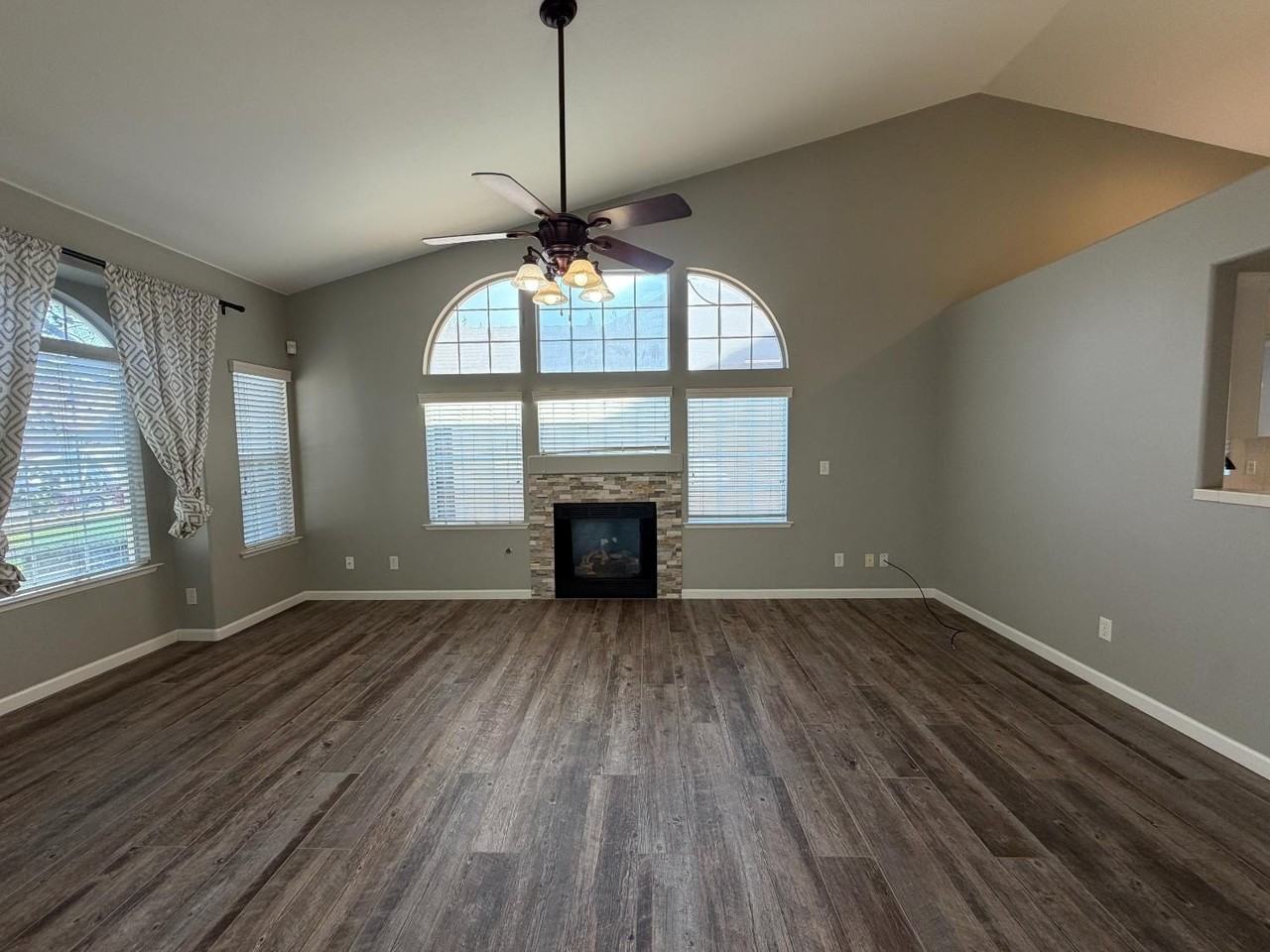 2785 E Shea Dr - Photo 4 of 20