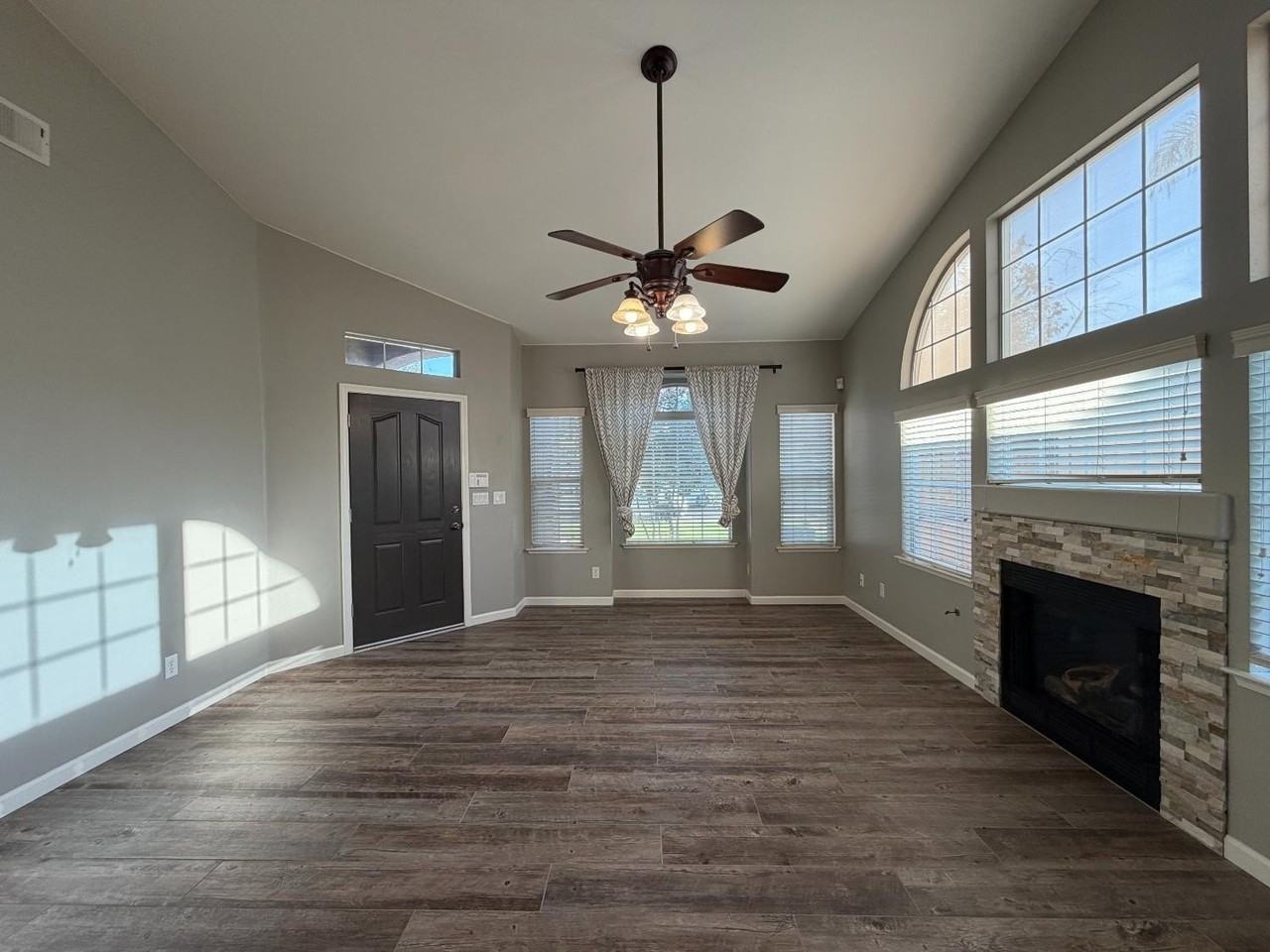 2785 E Shea Dr - Photo 5 of 20