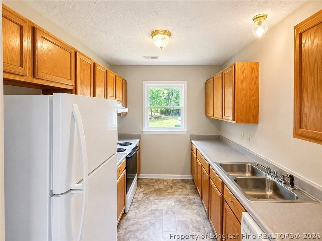 633 Winthrop Ct - Photo 4 of 15