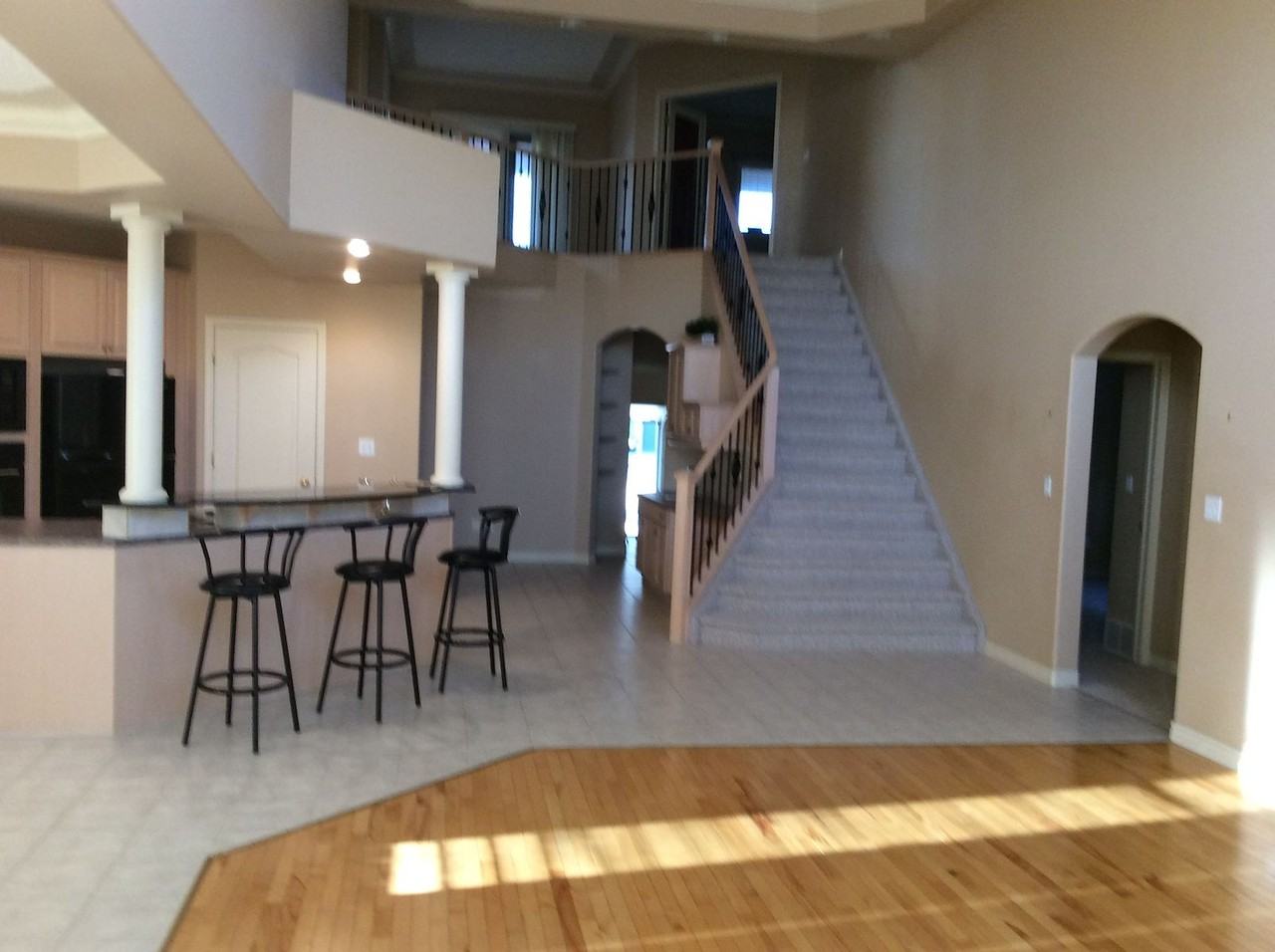 25 Kingsbury Cres - Photo 4 of 15
