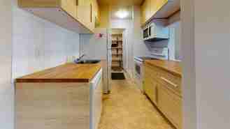 405 - 405 Columbia Boulevard West - Photo 1 of 1