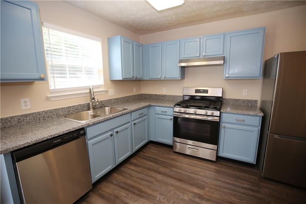 514 Carrington Ct - Photo 4 of 21