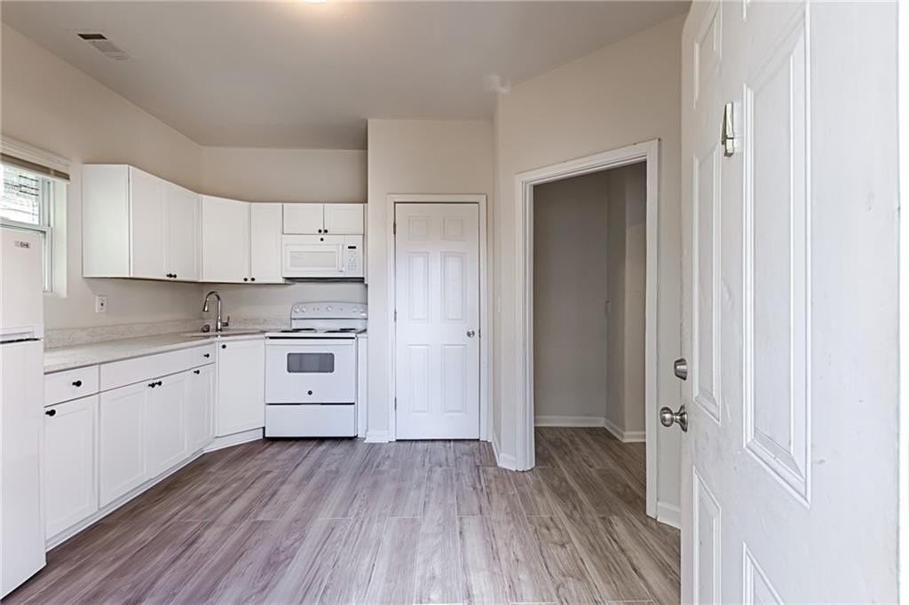 987 Dimmock St Sw - Photo 2 of 18