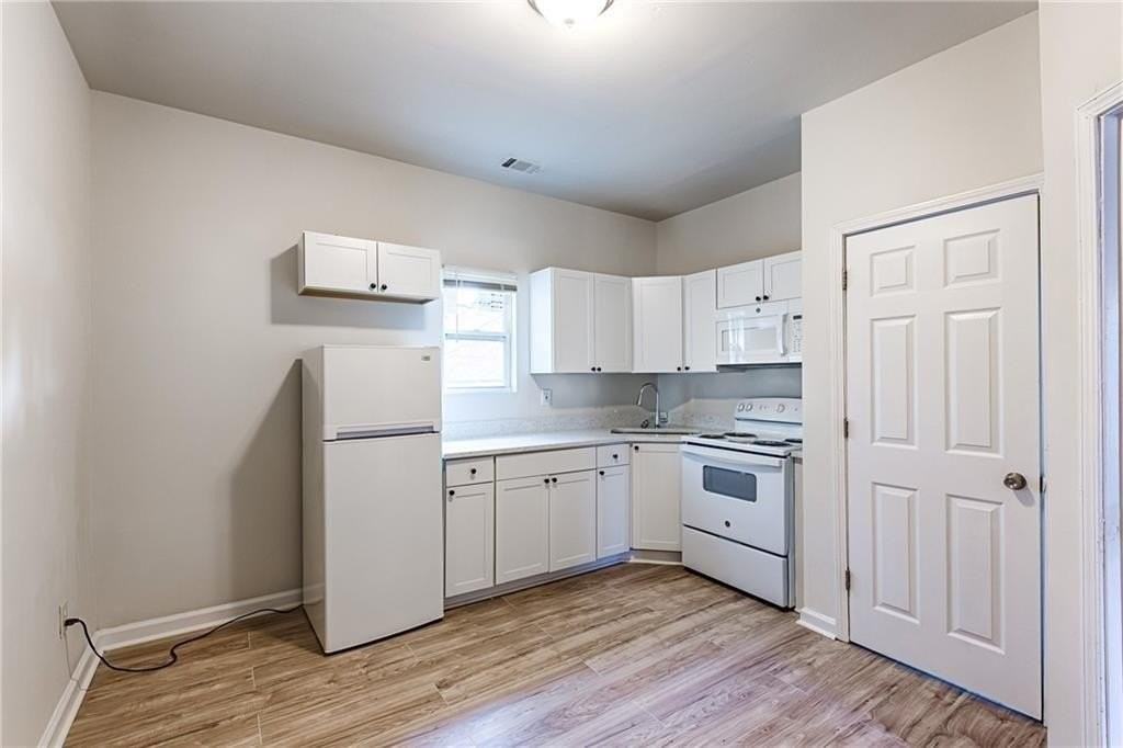 987 Dimmock St Sw - Photo 3 of 18