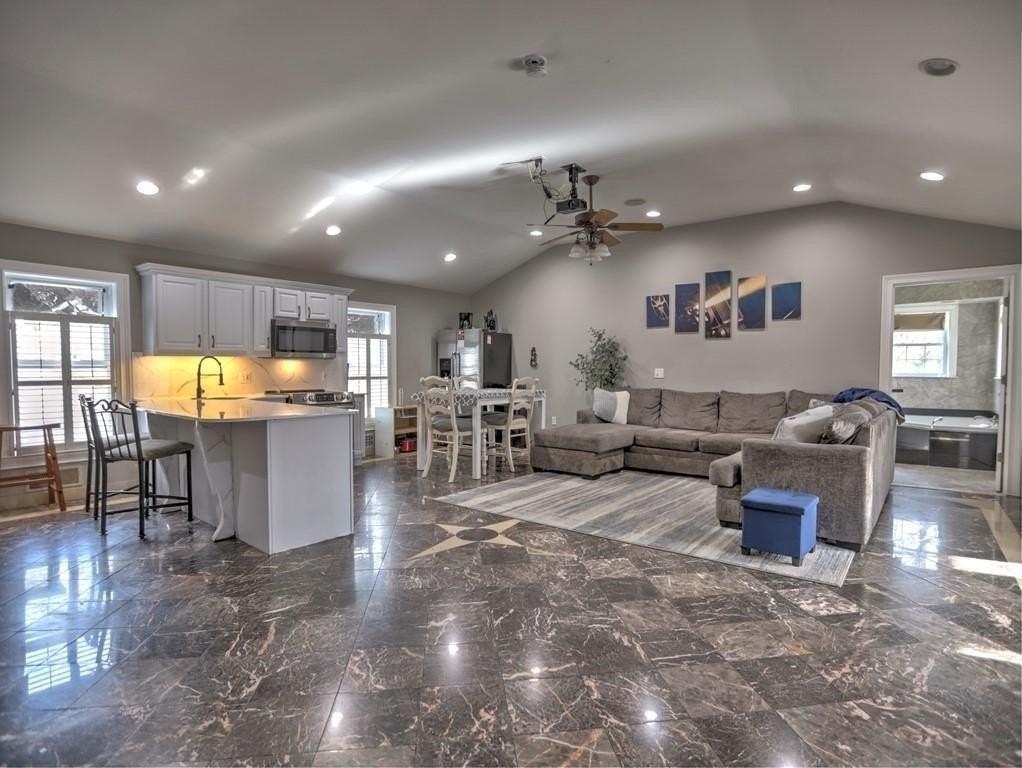 3932 Shoemaker Ct - Photo 5 of 27