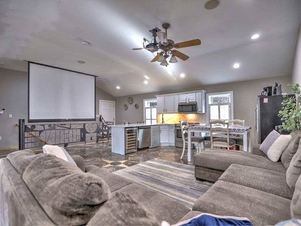 3932 Shoemaker Ct - Photo 7 of 27