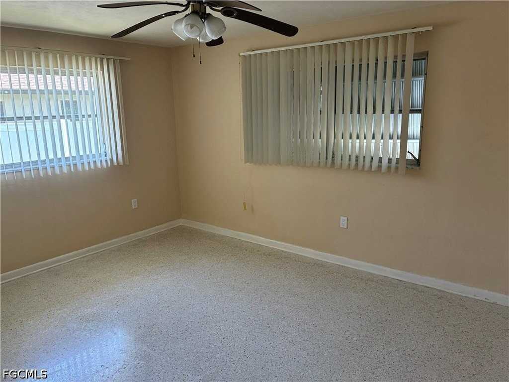 3709 Se 17th Pl - Photo 2 of 16