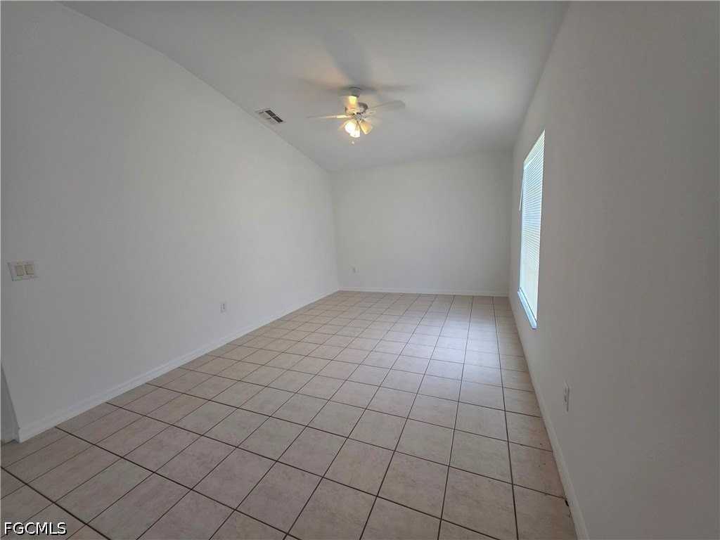 1014 Nw 31st Pl - Photo 7 of 26