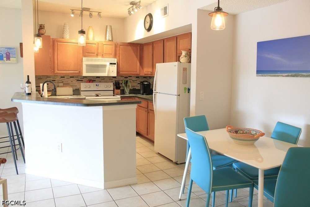 15590 Ocean Walk Cir #315 - Photo 3 of 29