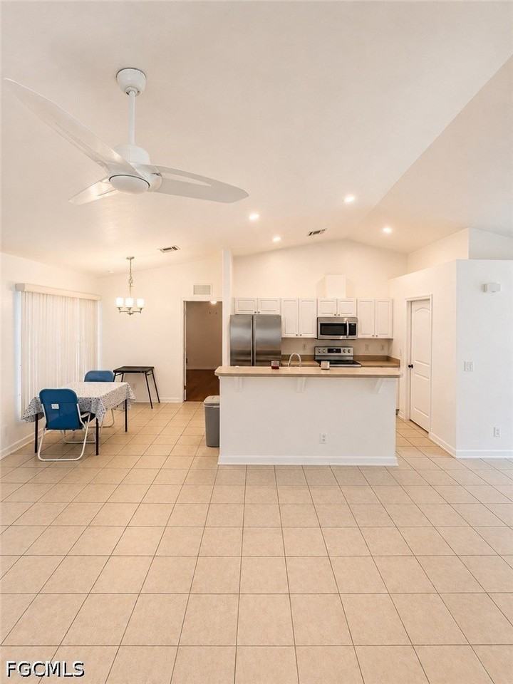 4118 Ne 20th Pl - Photo 6 of 27