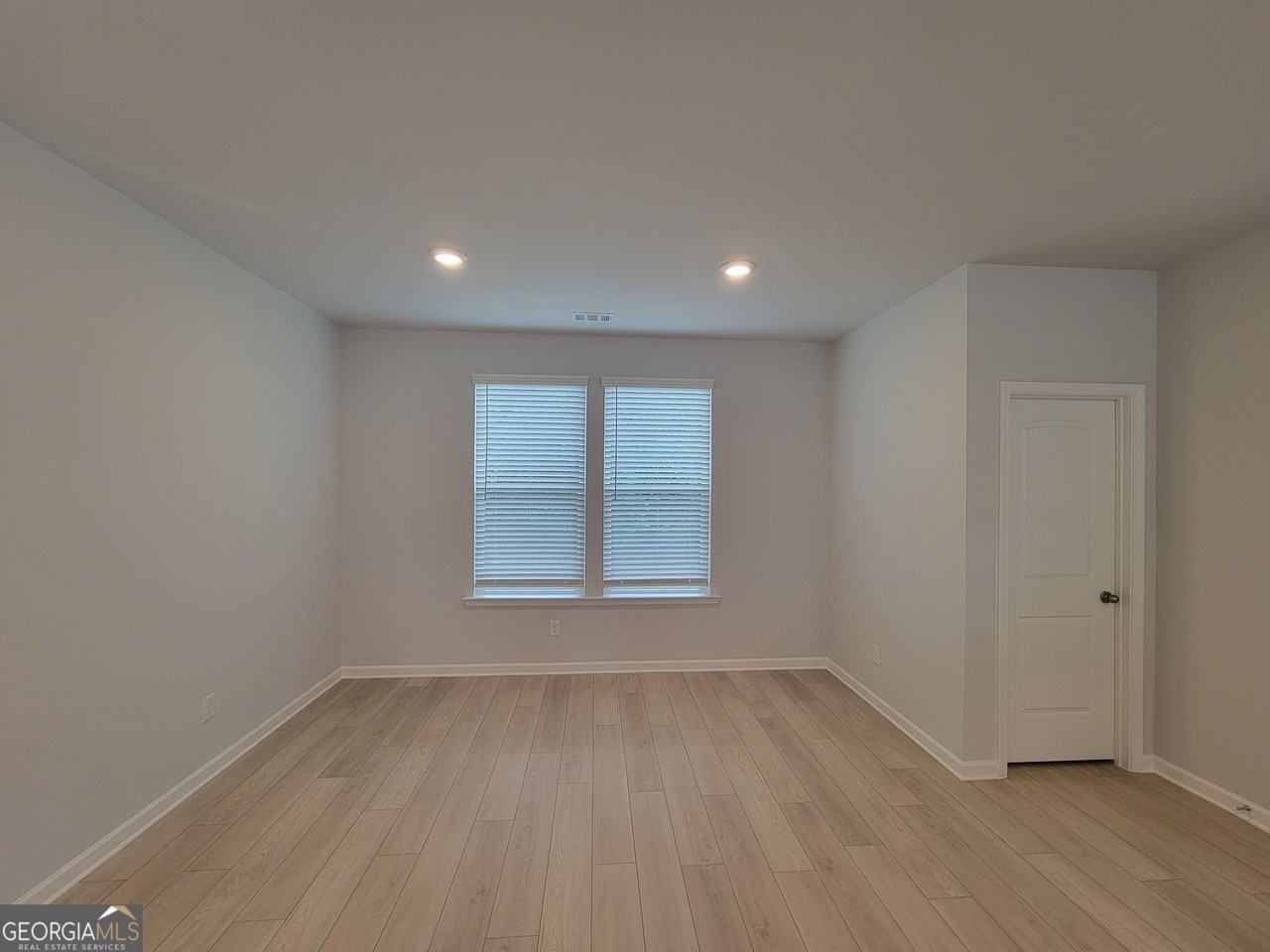 3203 Bateman Dr Sw - Photo 4 of 12
