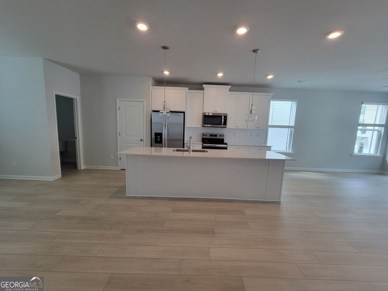 3203 Bateman Dr Sw - Photo 7 of 12