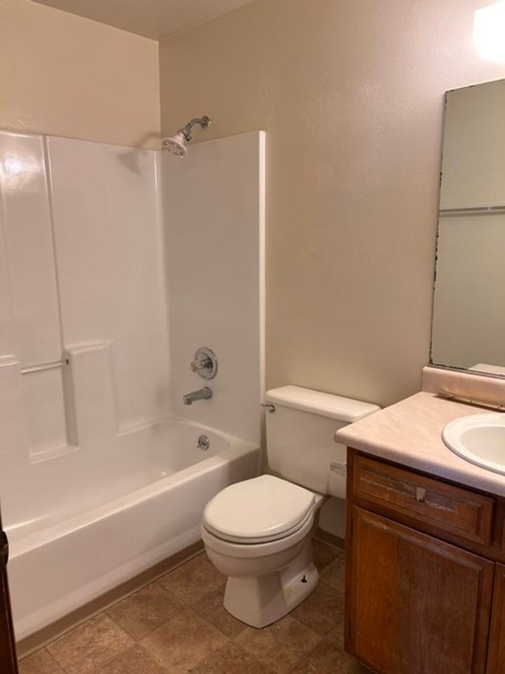 237 Reames Cir - Photo 3 of 8