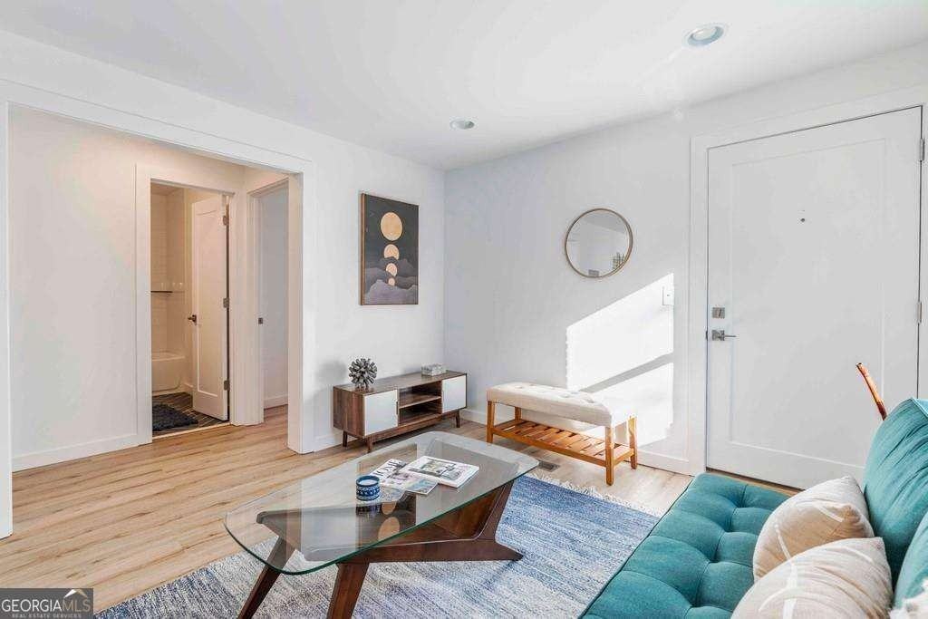1015 Greenwood Ave Ne #6 - Photo 4 of 13