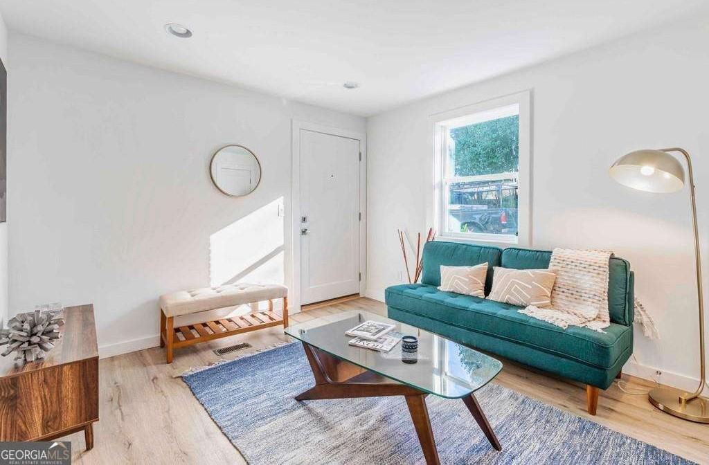1015 Greenwood Ave Ne #6 - Photo 5 of 13