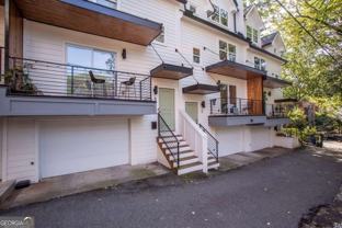 704 Durant Pl Ne #D - Photo 1 of 1
