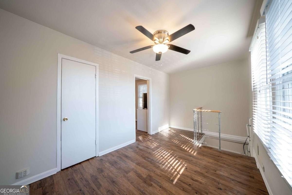 716 Lakeview Ave Ne #5 - Photo 3 of 17