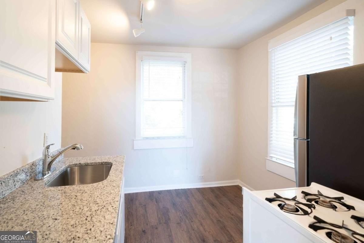 716 Lakeview Ave Ne #5 - Photo 6 of 17