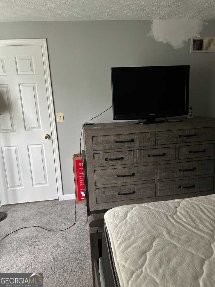 4262 Parkview Ct - Photo 4 of 9