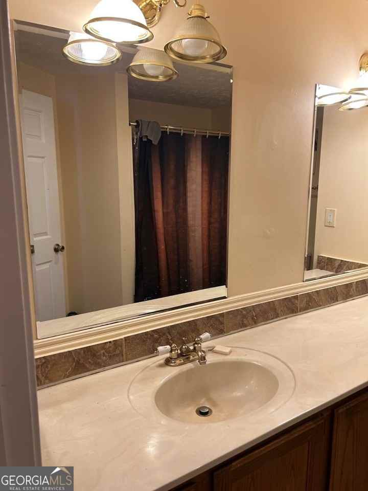 4262 Parkview Ct - Photo 6 of 9