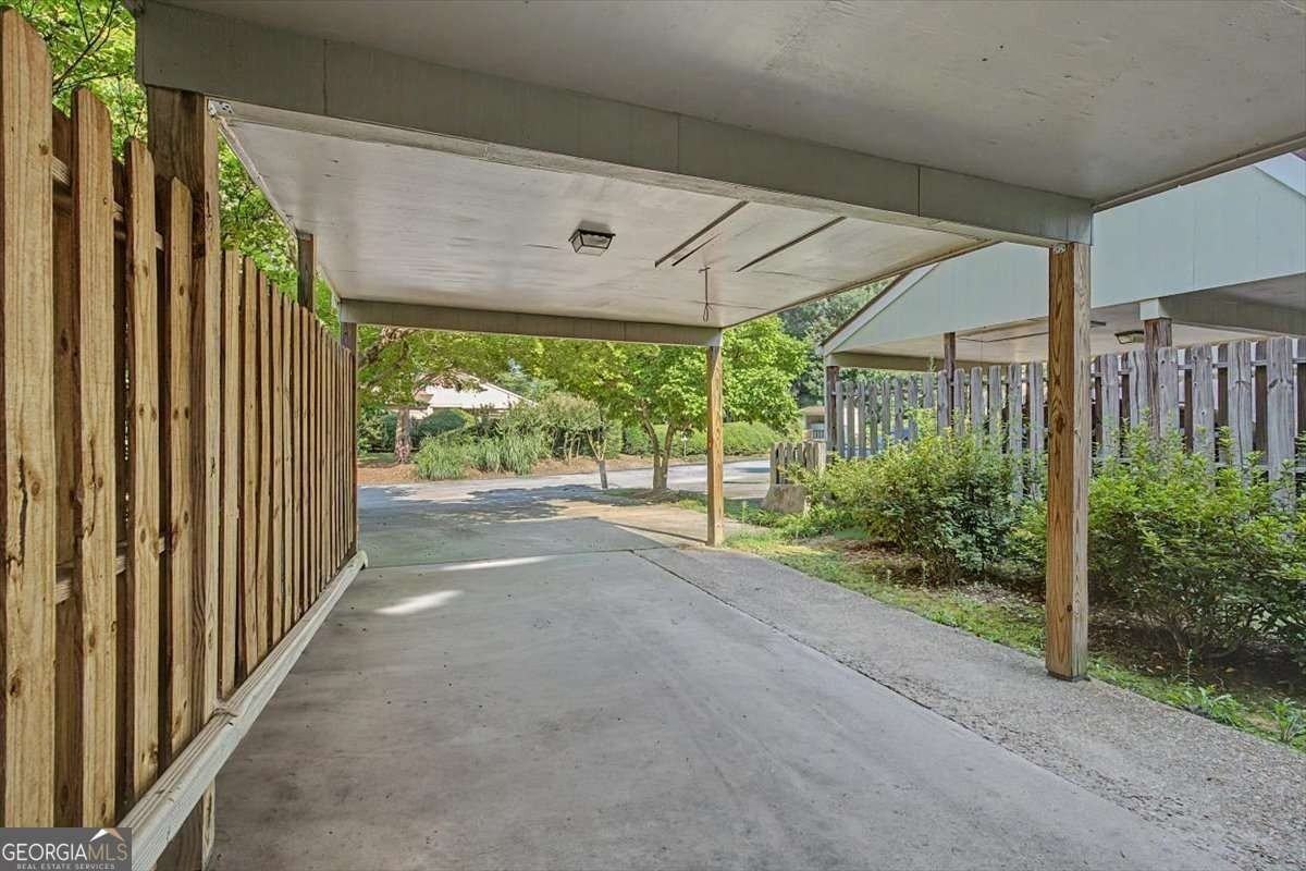 6350 Hawthorne Ter - Photo 4 of 44