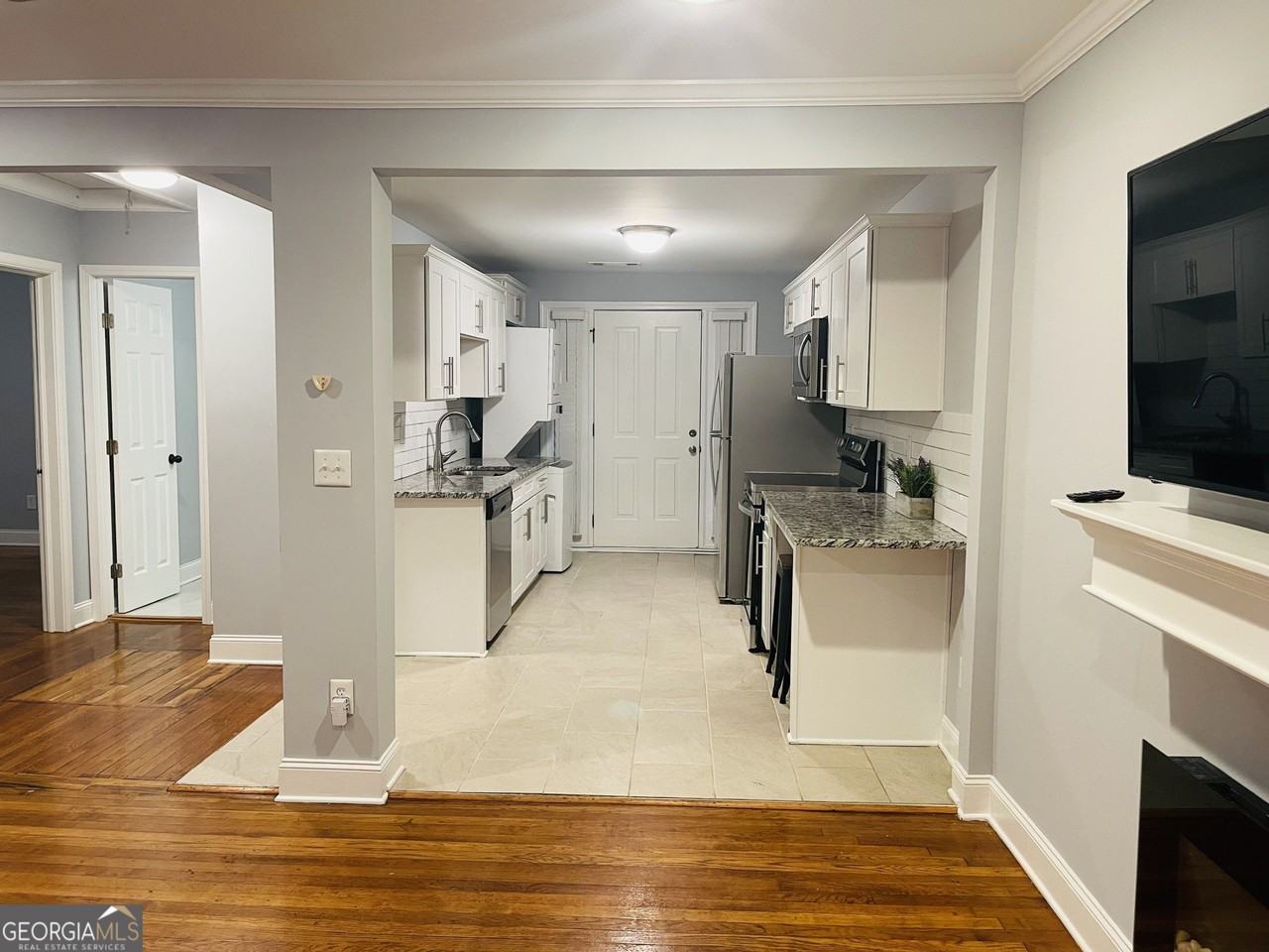 3272 Wheeler St #A - Photo 4 of 18