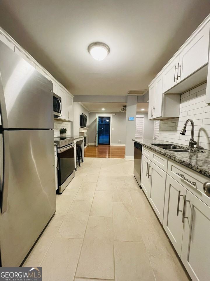 3272 Wheeler St #A - Photo 5 of 18