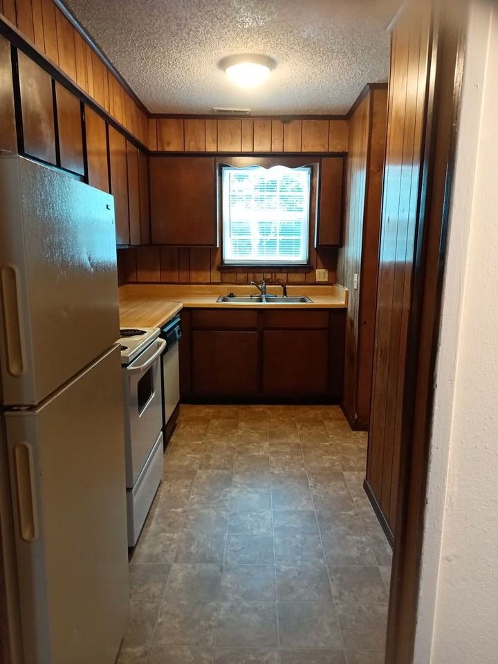 Sugartree Apartments and Townhomes - Photo 3 of 28